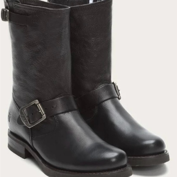 Frye Veronica Short - Picture 2 of 5